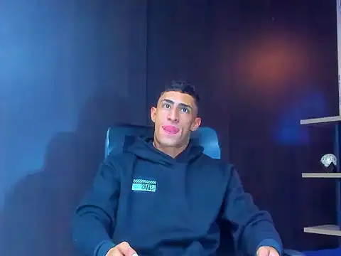 Snapshot of adrian_ray chatting on March 5, 11:50 am adrian ray online show from March 5, 11:50 am