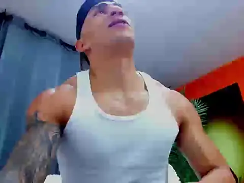 Snapshot of adrian_ray chatting on March 7, 11:51 am adrian ray online show from March 7, 11:51 am