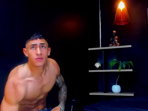 Snapshot of adrian_ray chatting on March 12, 12:11 pm adrian ray online show from March 12, 12:11 pm