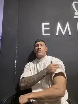 Snapshot of adrian_ray chatting on March 22, 11:19 pm adrian ray online show from March 22, 11:19 pm