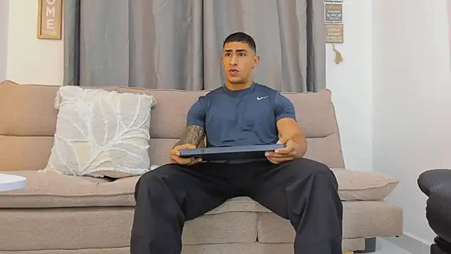 Snapshot of adrian_ray chatting on March 31, 12:16 pm adrian ray online show from March 31, 12:16 pm