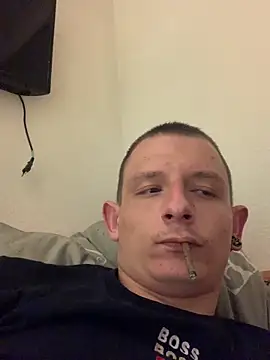 Snapshot of P44698 chatting on March 23, 12:47 am P44698 online show from March 23, 12:47 am