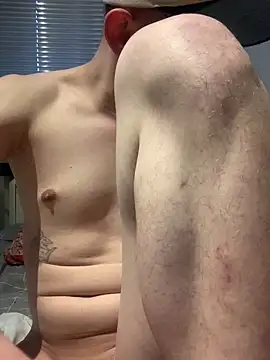 Snapshot of P44698 chatting on March 24, 5:45 am P44698 online show from March 24, 5:45 am