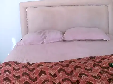 Snapshot of cherrymuffins chatting on March 11, 7:25 am cherrymuffins online show from March 11, 7:25 am