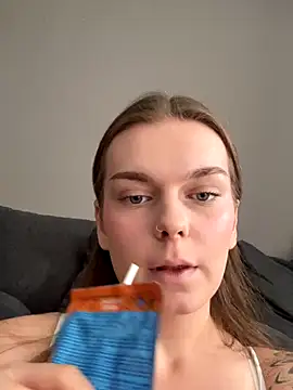LisaFreier online show from September 14, 1:32 pm