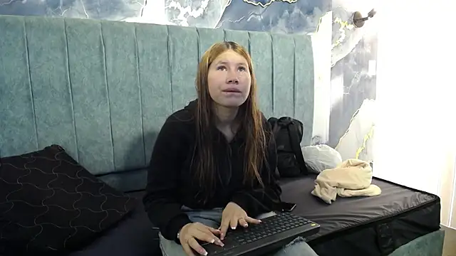 Olivia11  online show from October 2, 12:34 pm