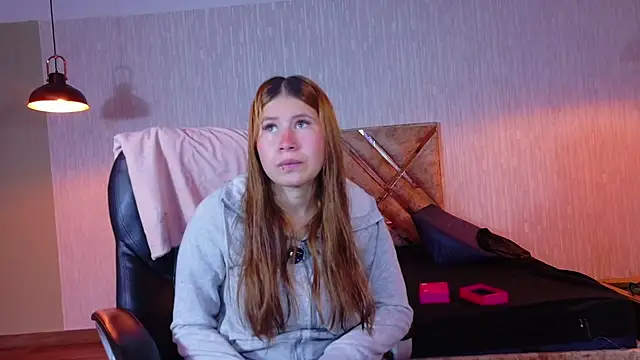 Olivia11  online show from November 12, 11:21 am