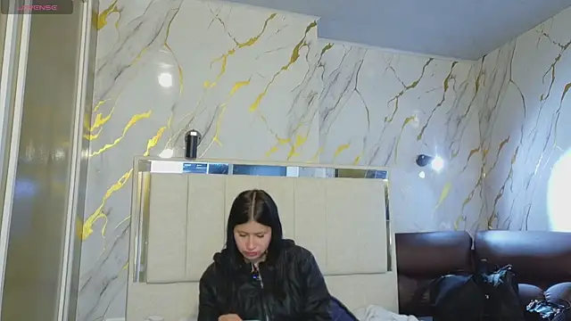 Olivia11  online show from May 22, 12:44 pm