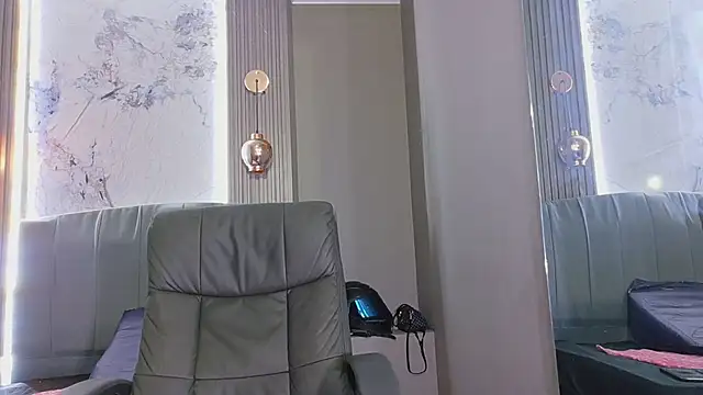 Olivia11  online show from June 16, 12:41 pm