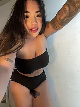 Snapshot of SofiaWildee chatting on February 17, 2:41 am SofiaWildee online show from February 17, 2:41 am