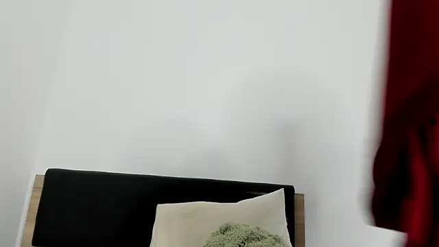 Snapshot of Soyun_Mia chatting on December 4, 8:28 pm Soyun Mia online show from December 4, 8:28 pm