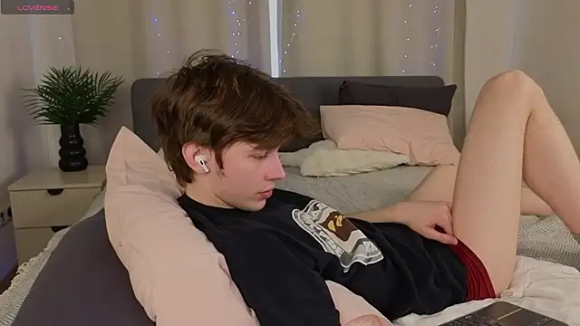  Den1s  online show from March 27, 12:49 pm