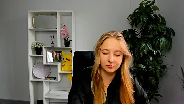 CarolGonzalez online show from September 29, 7:46 am