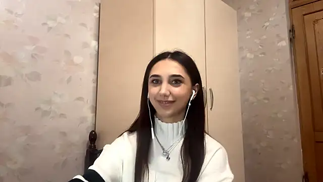 LinaMour online show from October 11, 10:30 pm