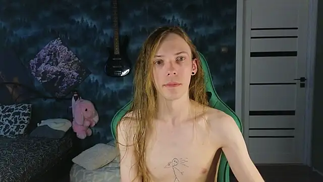 Snapshot of artass2 chatting on June 14, 1:47 am artass2 online show from June 14, 1:47 am