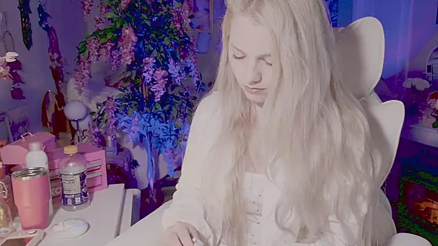Talulaa online show from July 10, 11:40 pm