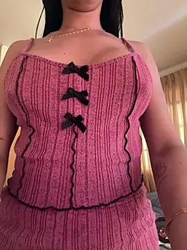 Snapshot of DulceZyra chatting on February 4, 6:14 pm DulceZyra online show from February 4, 6:14 pm