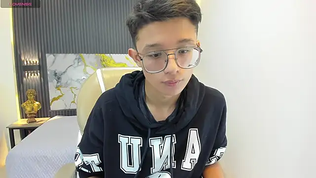 Snapshot of SantiagoRusso18 chatting on September 10, 12:38 pm SantiagoRusso18 online show from September 10, 12:38 pm