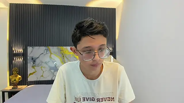 Snapshot of SantiagoRusso18 chatting on September 20, 1:01 pm SantiagoRusso18 online show from September 20, 1:01 pm