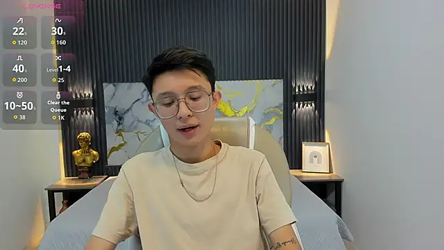 Snapshot of SantiagoRusso18 chatting on October 3, 12:02 pm SantiagoRusso18 online show from October 3, 12:02 pm