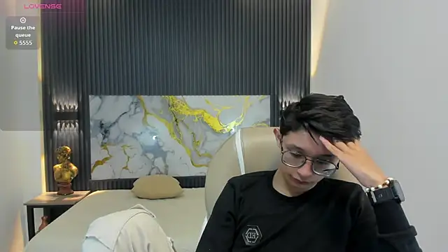 Snapshot of SantiagoRusso18 chatting on October 15, 12:05 pm SantiagoRusso18 online show from October 15, 12:05 pm