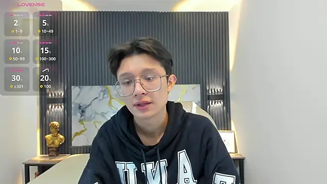 Snapshot of SantiagoRusso18 chatting on October 20, 12:38 pm SantiagoRusso18 online show from October 20, 12:38 pm