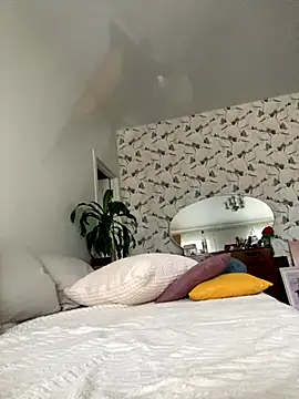 Kitty Kisss online show from October 27, 7:45 am