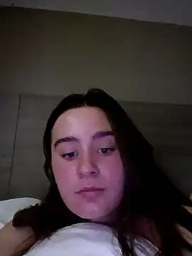 freakylittlebitch69 online show from October 6, 9:01 pm