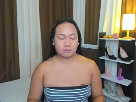 TsUncutKaren online show from September 25, 4:43 pm