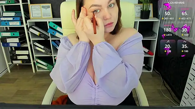 Snapshot of _feel_me_ chatting on December 23, 1:58 am feel me online show from December 23, 1:58 am