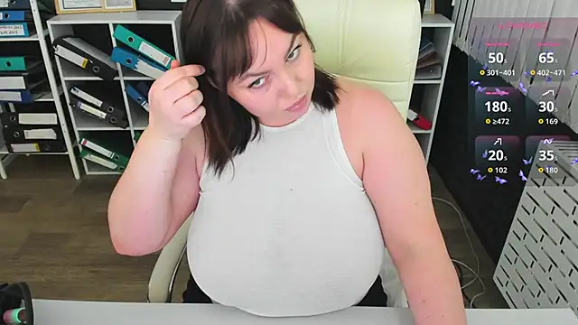 Snapshot of _feel_me_ chatting on February 15, 1:35 am feel me online show from February 15, 1:35 am