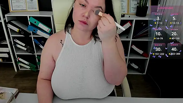 Snapshot of _feel_me_ chatting on February 26, 1:37 am feel me online show from February 26, 1:37 am