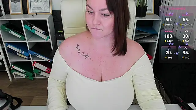 Snapshot of _feel_me_ chatting on March 21, 1:43 am feel me online show from March 21, 1:43 am