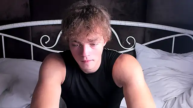 ChaseMuscular online show from September 25, 10:30 am