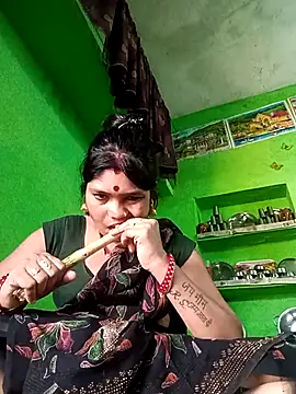 Snapshot of Priya_tyagi chatting on November 2, 7:11 am Priya tyagi online show from November 2, 7:11 am