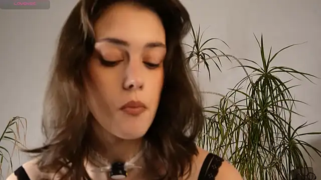 ttragedienne online show from October 16, 1:23 pm