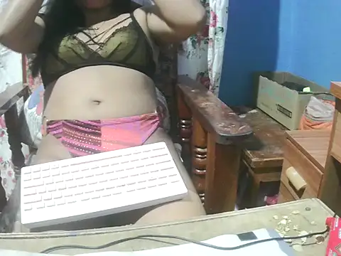 Snapshot of Squirter_Pussy89 chatting on November 3, 6:09 pm Squirter Pussy89 online show from November 3, 6:09 pm