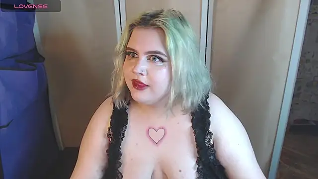 Snapshot of Alice_Bunny666 chatting on October 11, 4:27 pm Alice Bunny666 online show from October 11, 4:27 pm