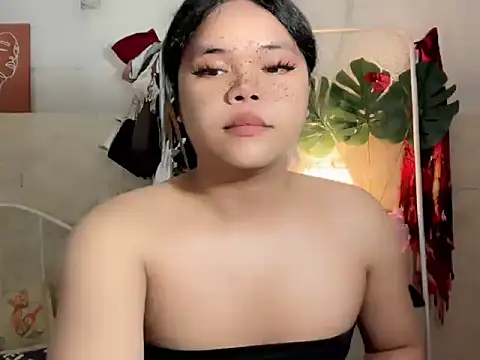 Snapshot of Sassy_lenarxx chatting on August 2, 6:50 pm Sassy lenarxx online show from August 2, 6:50 pm