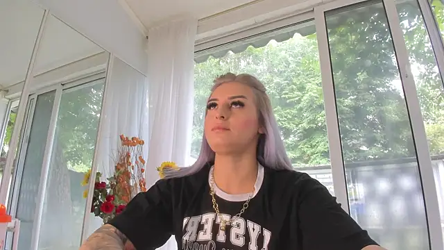 Ella Vee online show from July 21, 5:54 am