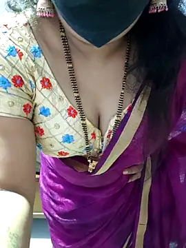 luci-queen online show from October 14, 4:46 am