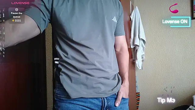 Snapshot of cris2428 chatting on March 7, 5:21 pm cris2428 online show from March 7, 5:21 pm