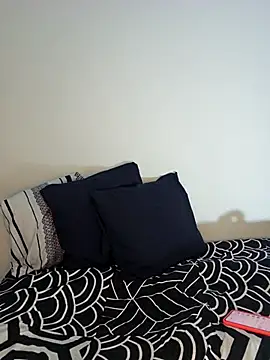 Nicoleefaith  online show from October 8, 7:00 pm