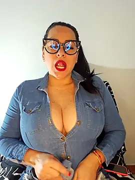 Nicoleefaith  online show from November 7, 12:10 am