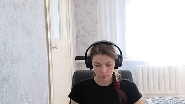 CutieAnny online show from September 27, 6:18 am