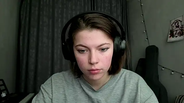 CutieAnny online show from February 9, 6:06 am