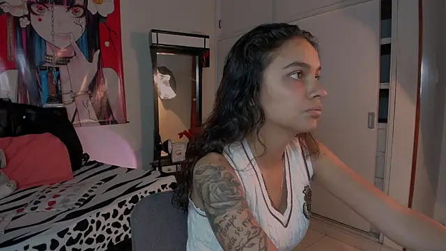 Skylovershot online show from October 20, 1:33 pm