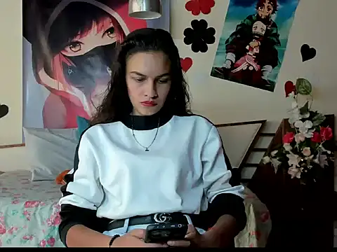 Skylovershot online show from March 11, 5:41 pm