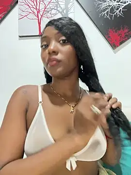 Snapshot of zaracollins01 chatting on October 12, 3:27 am zaracollins01 online show from October 12, 3:27 am