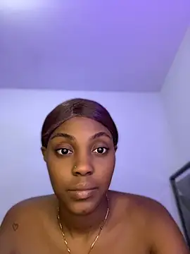 Snapshot of zaracollins01 chatting on July 24, 7:23 pm zaracollins01 online show from July 24, 7:23 pm
